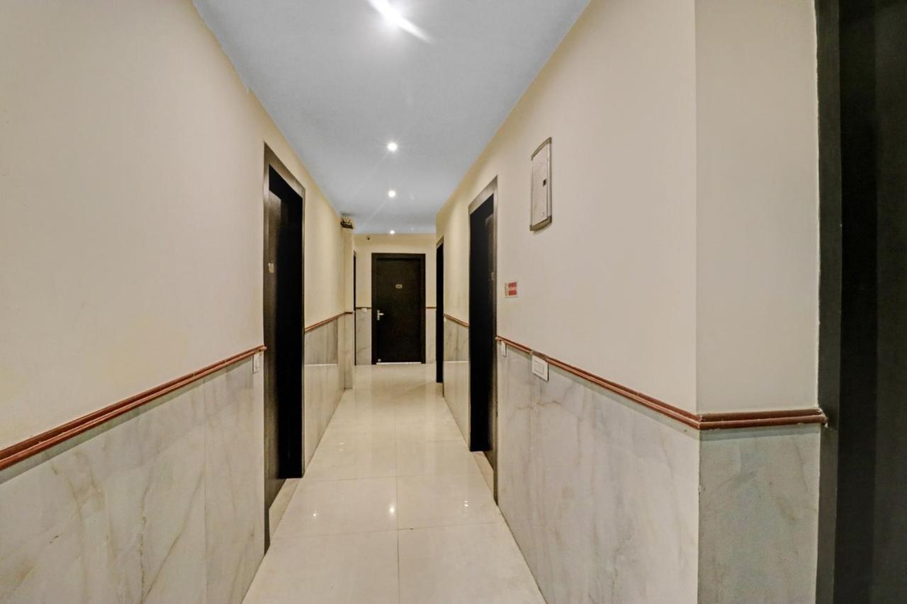 Oyo 23368 Boutique Hotel Paragon New Delhi Exteriör bild