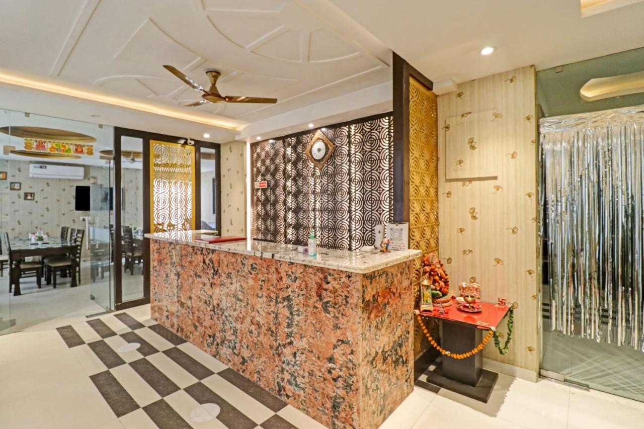 Oyo 23368 Boutique Hotel Paragon New Delhi Exteriör bild