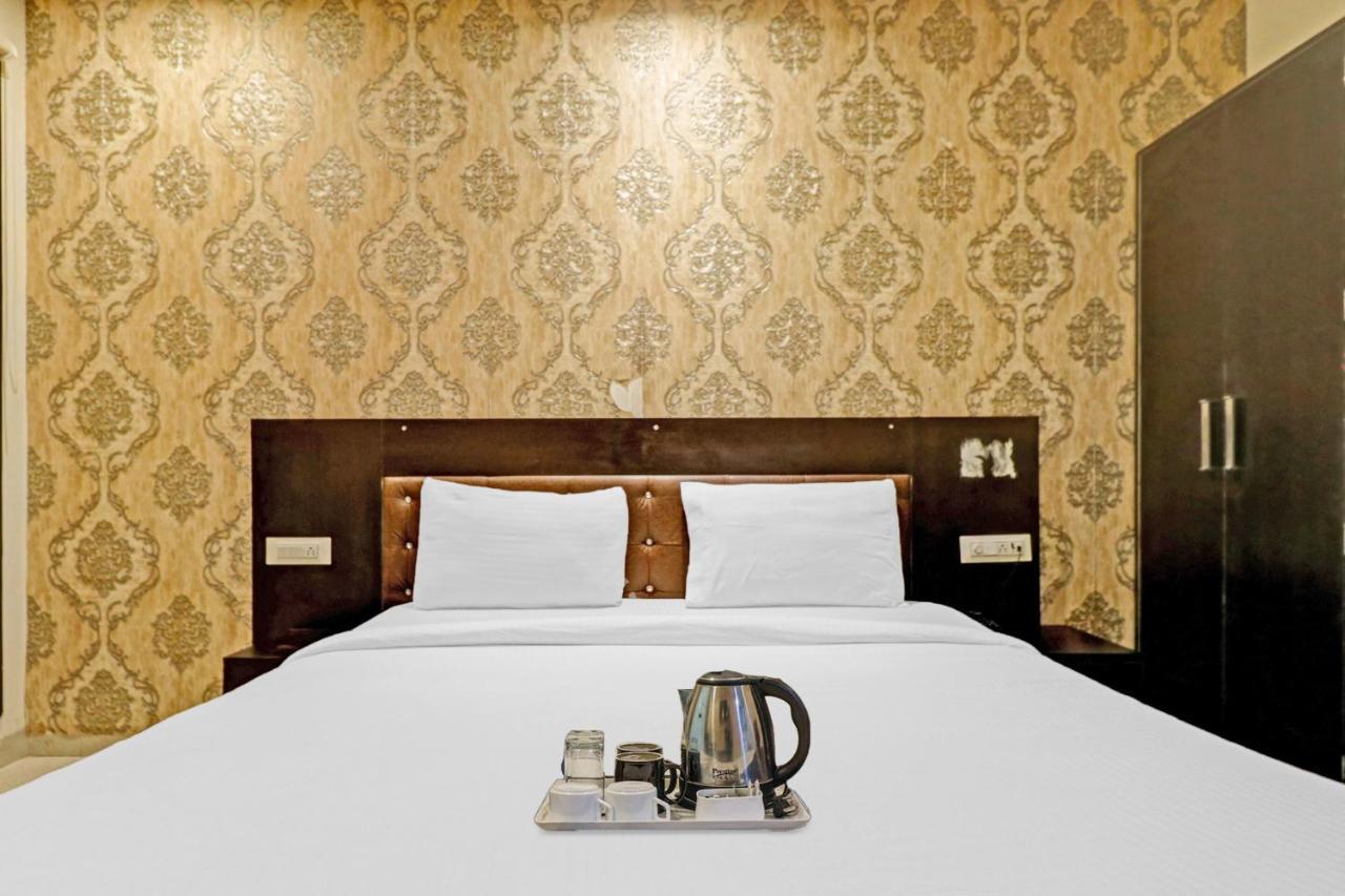 Oyo 23368 Boutique Hotel Paragon New Delhi Exteriör bild