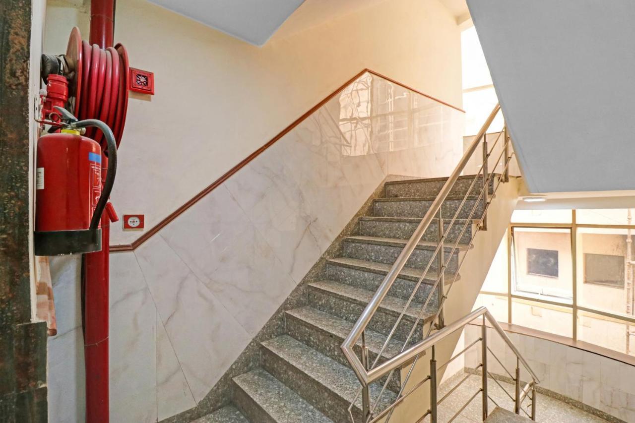 Oyo 23368 Boutique Hotel Paragon New Delhi Exteriör bild