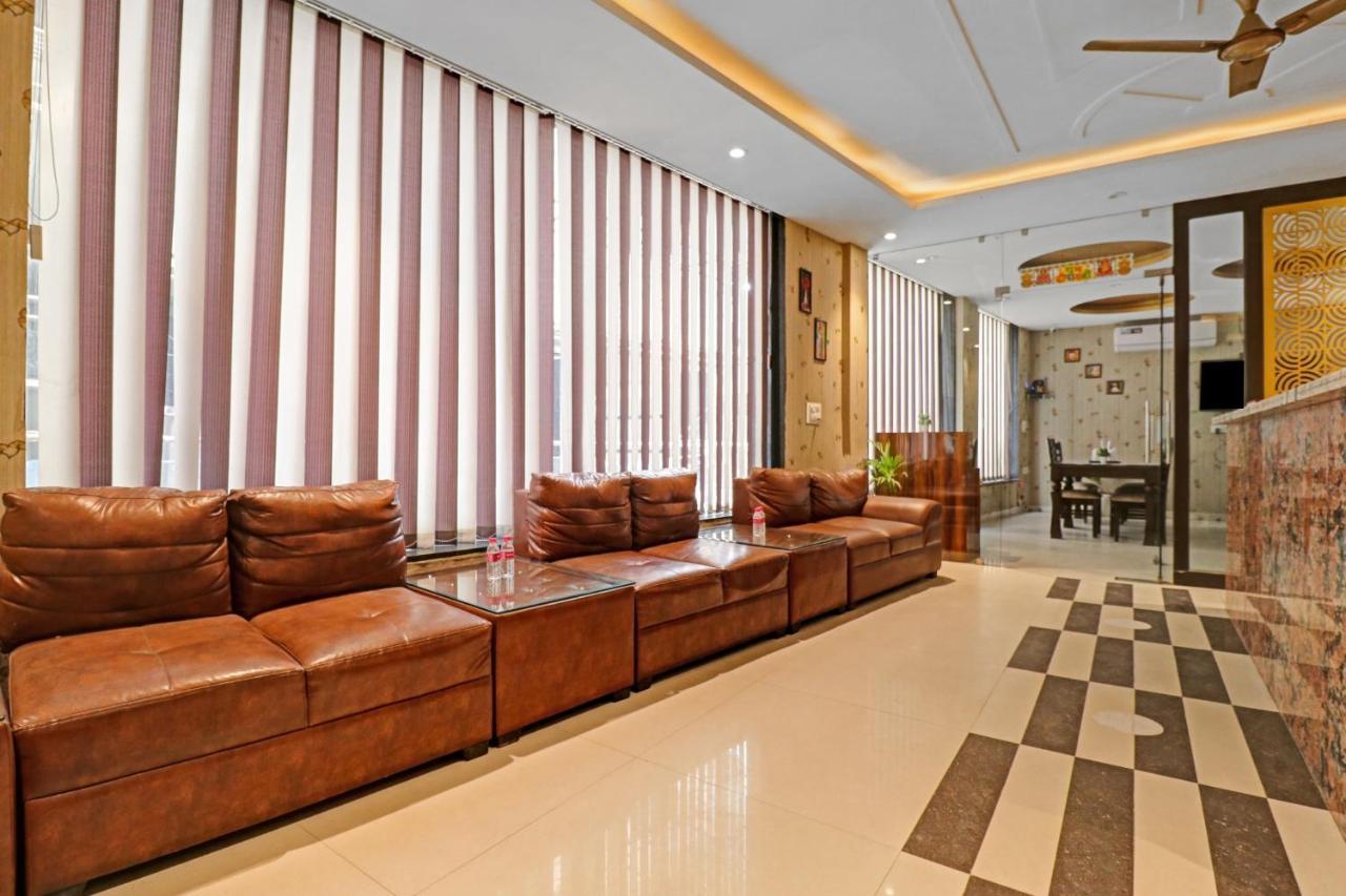 Oyo 23368 Boutique Hotel Paragon New Delhi Exteriör bild
