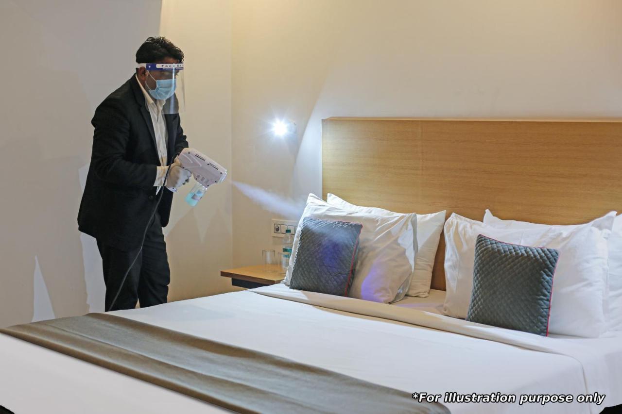 Oyo 23368 Boutique Hotel Paragon New Delhi Exteriör bild